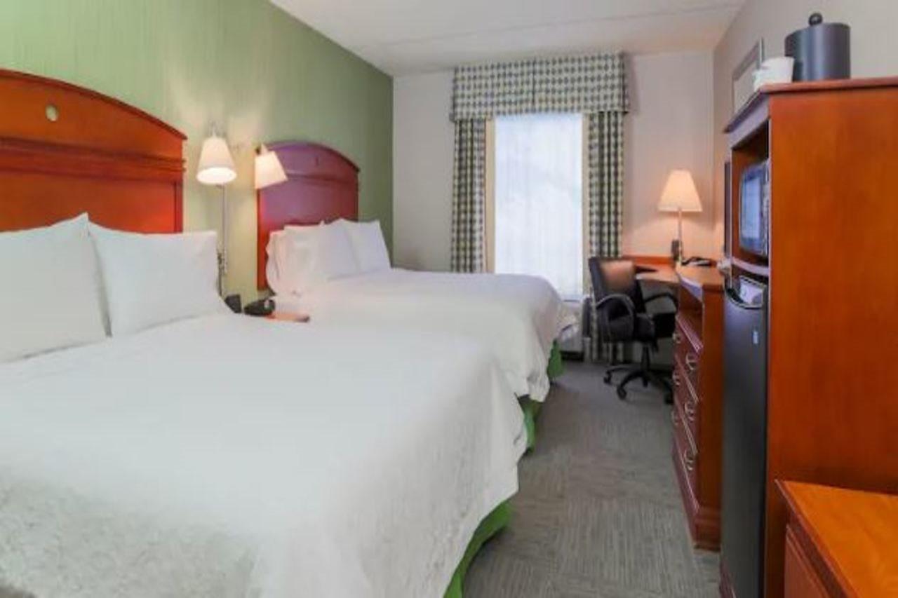 Hampton Inn & Suites Уэст-Хейвен Экстерьер фото