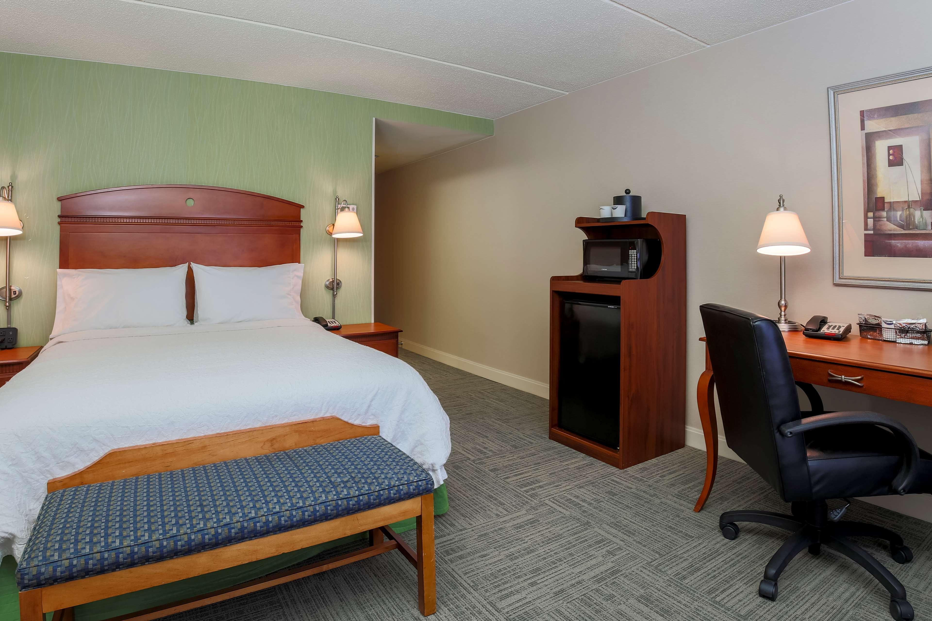 Hampton Inn & Suites Уэст-Хейвен Экстерьер фото