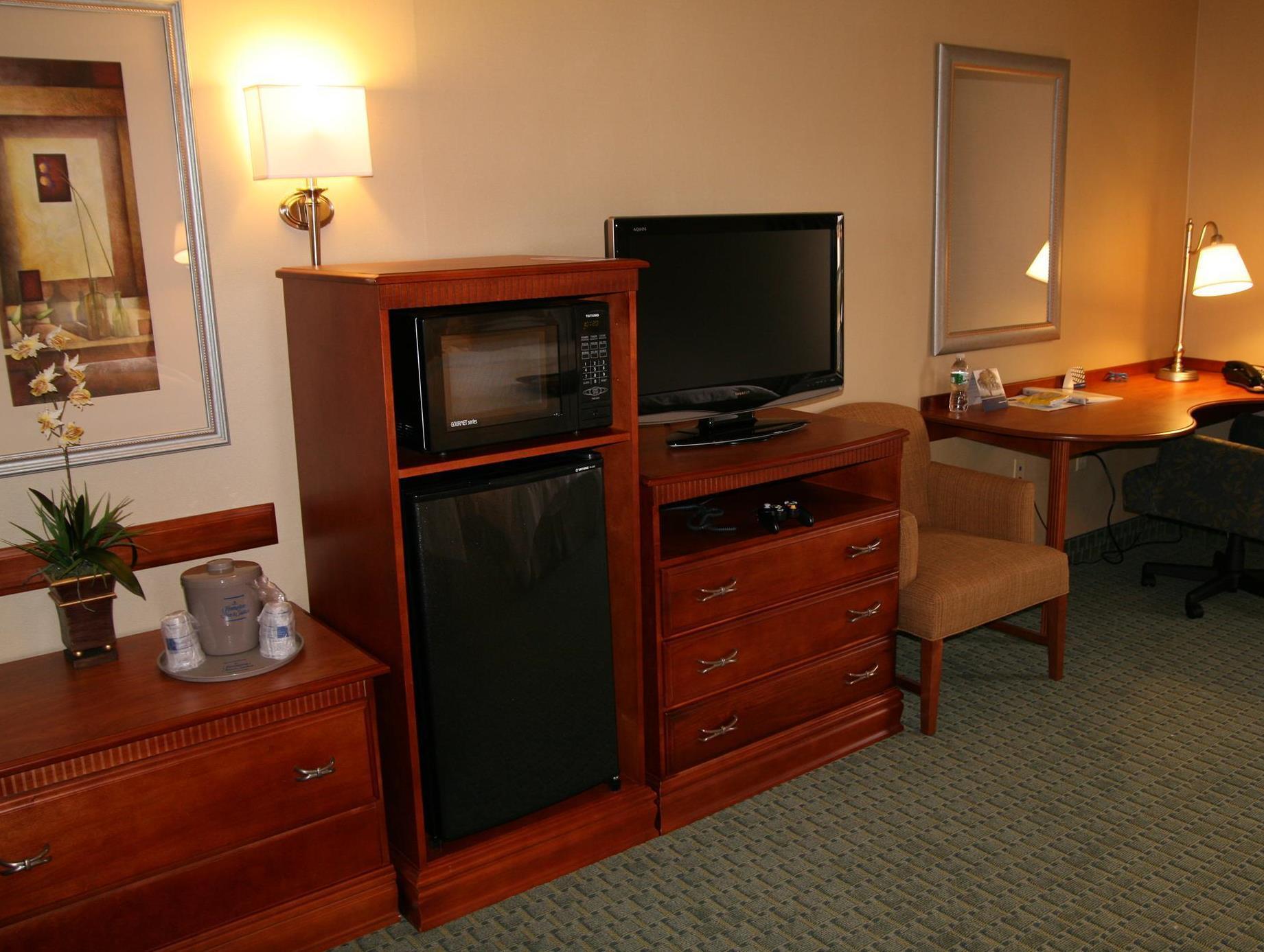 Hampton Inn & Suites Уэст-Хейвен Экстерьер фото