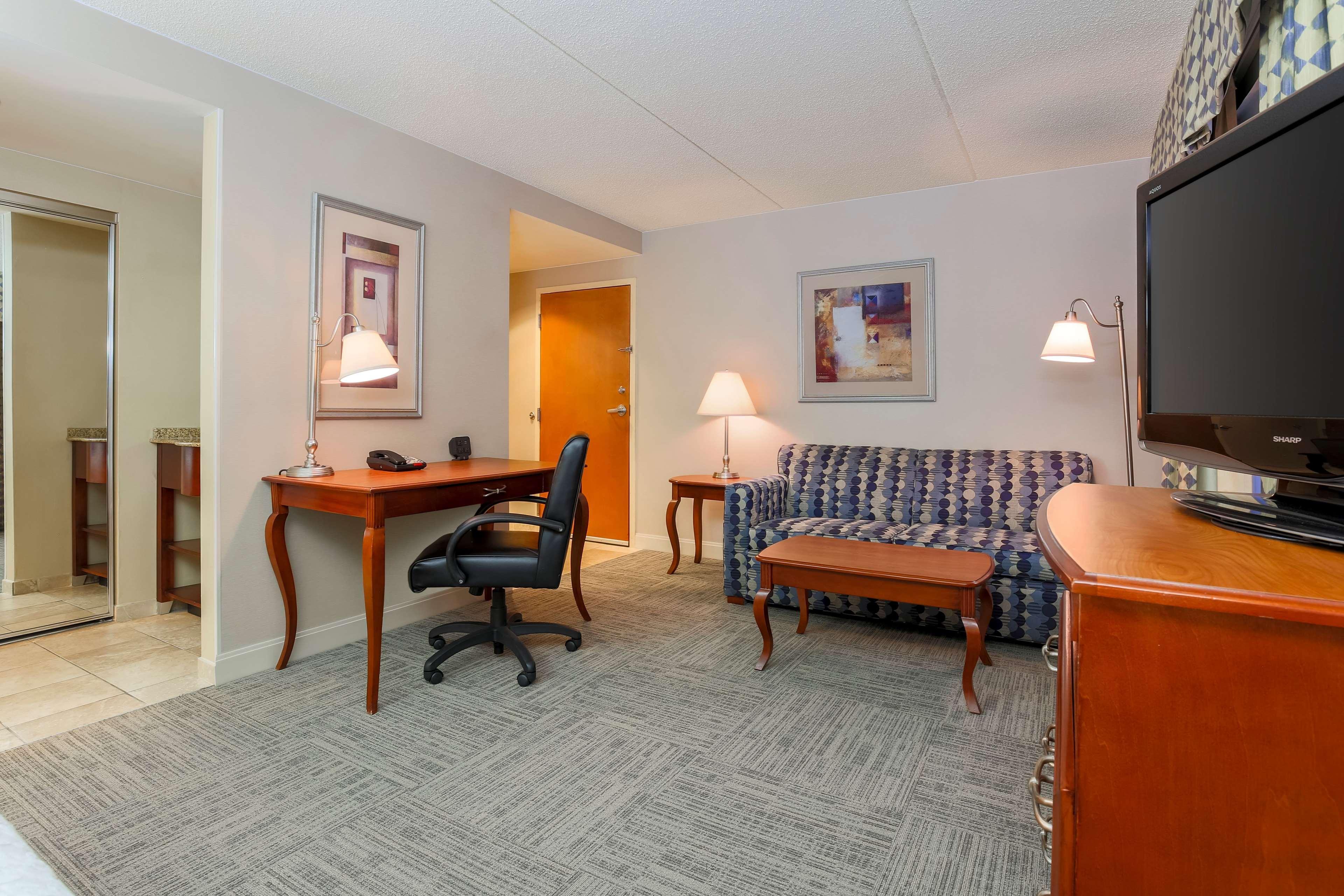 Hampton Inn & Suites Уэст-Хейвен Экстерьер фото