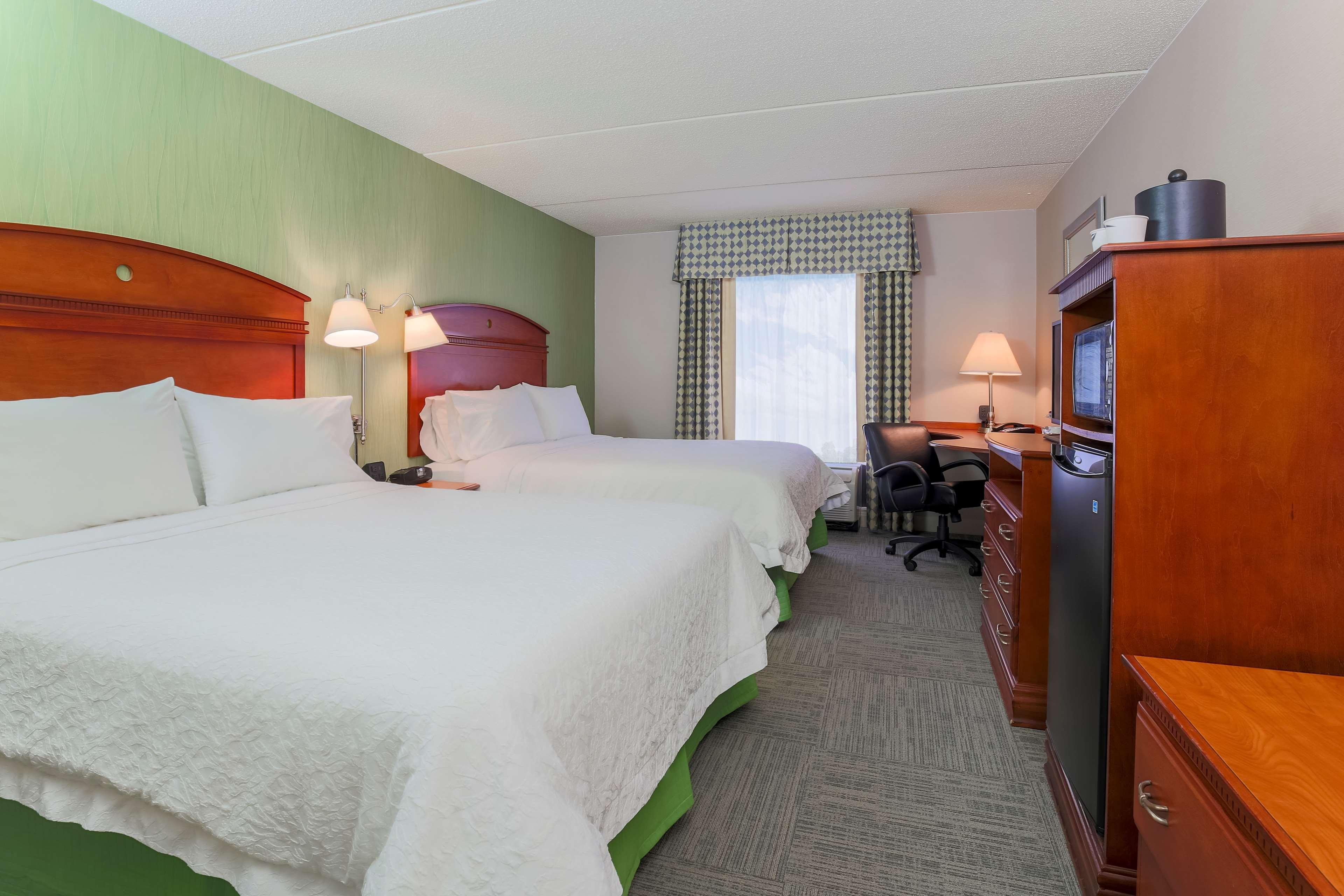 Hampton Inn & Suites Уэст-Хейвен Экстерьер фото