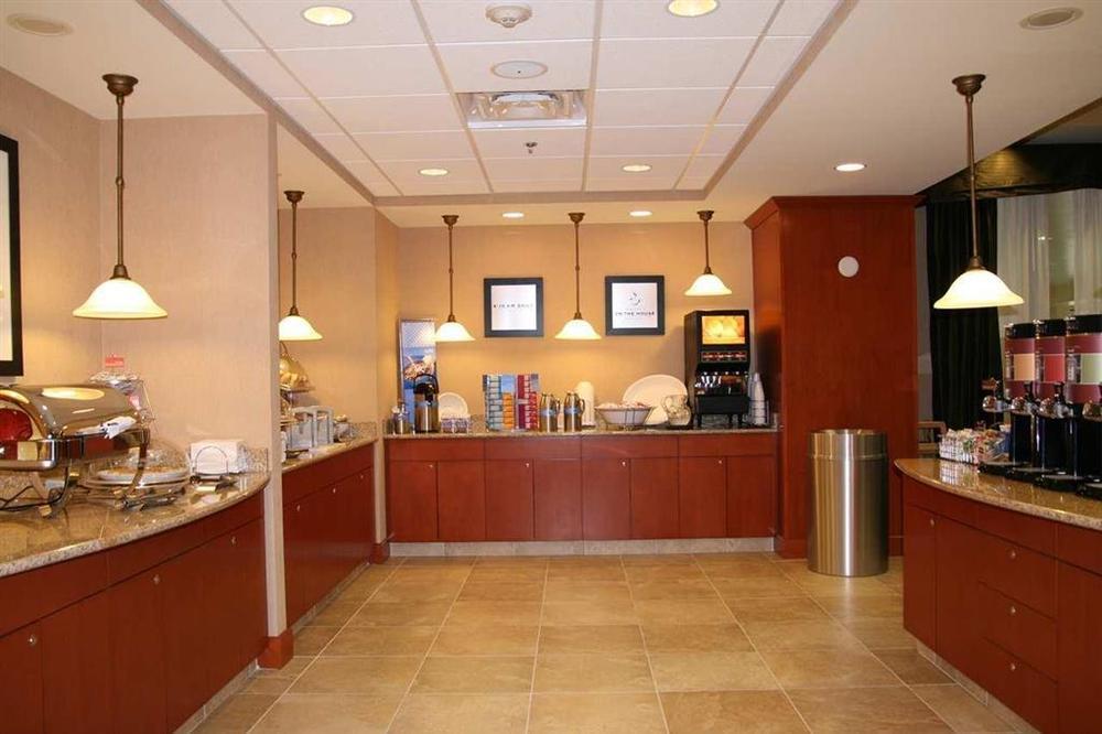 Hampton Inn & Suites Уэст-Хейвен Ресторан фото