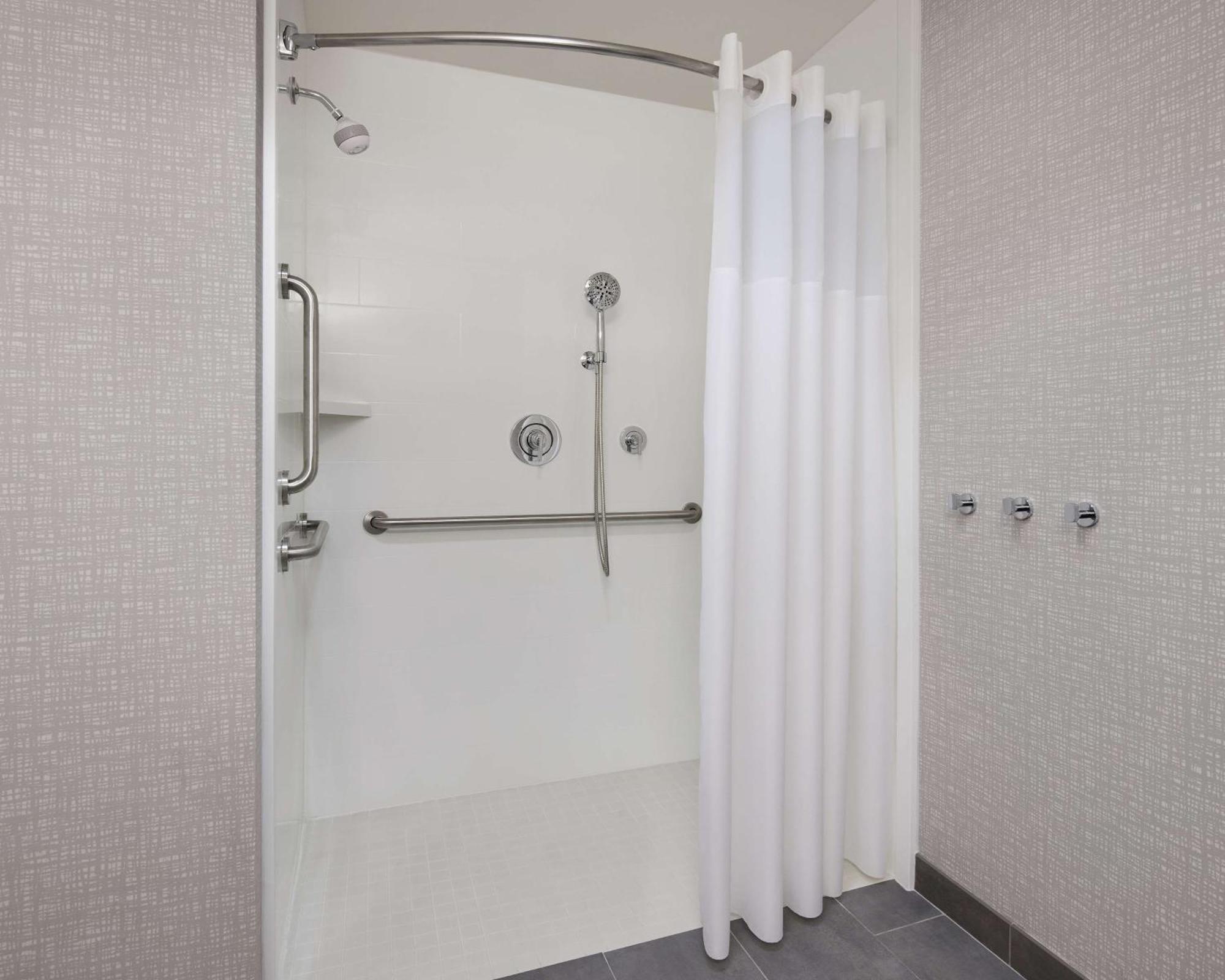 Hampton Inn & Suites Уэст-Хейвен Экстерьер фото