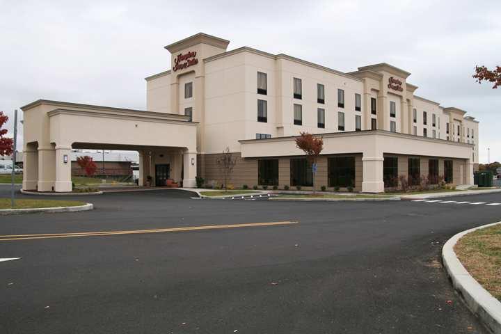 Hampton Inn & Suites Уэст-Хейвен Экстерьер фото